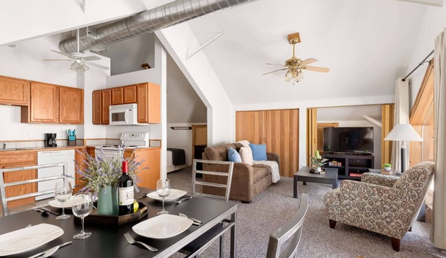 Mountaintop view | 20 mins downtown Miner Street | trailhead access - "Studio at St Mary's Glacier"