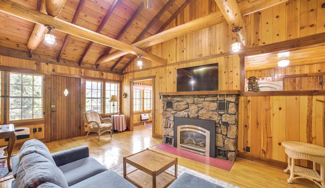 Mtn-view Cascade Cabin Near Garden of the Gods!