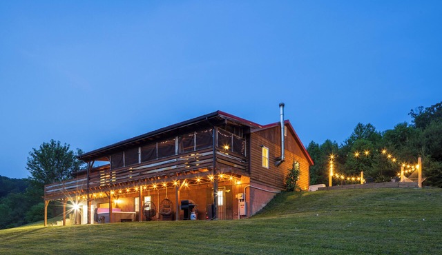 Nature Retreat: Hot Tub, Fire Pit & Hocking Hills