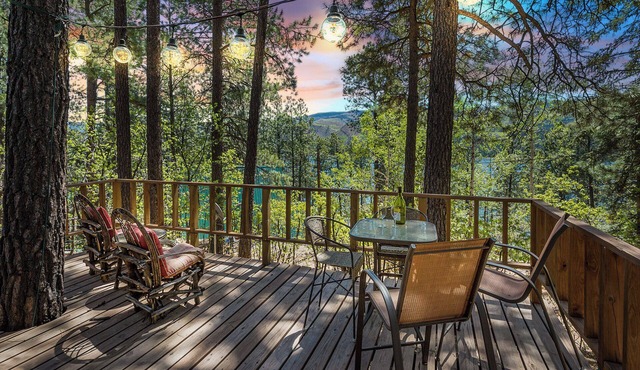 NellieMay Cabin | Short Walk to Lake, Large Porch