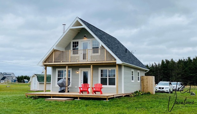 New, charming & modern beach cottage, sleeps 10. in DARNLEY