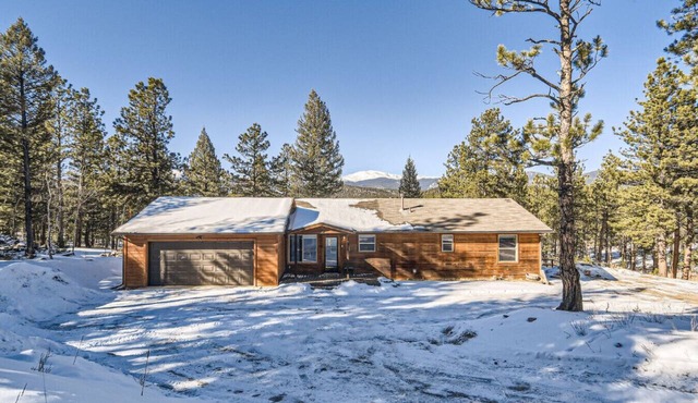 NEW! Cozy Wolfcamp Chalet - Hot Tub, Views, & Fast Wifi