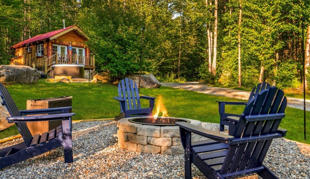 New England Escape Hot Tub Dogs Welcome