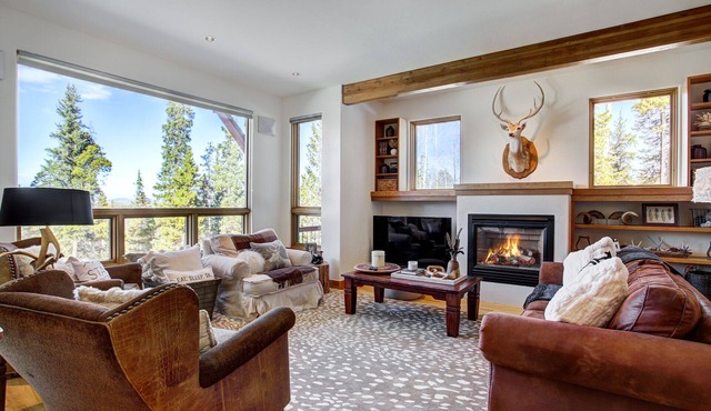 New Listing! Breathtaking Long-term Views!