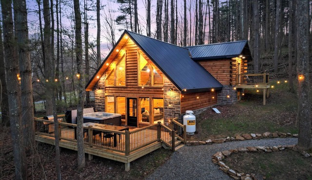New! Luxury Log Cabin | Hot Tub | Dog Friendly
