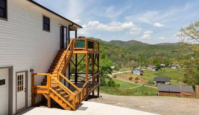 NEW! Mountain Views & Hot Tub at Stargazer