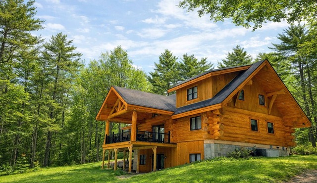 New! North Conway Cabin with Arcade Game Room