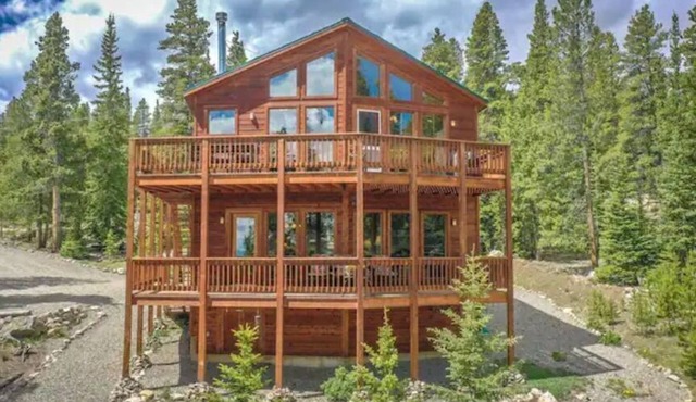 *NEW* Stunning Mountain Views/Hot Tub/3BR/Sleeps 6