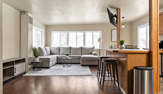 Newly remodeled 3-bedroom apartment