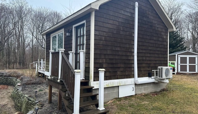 Northfork Ranch Style Cottage walking distance to beach & Wineries