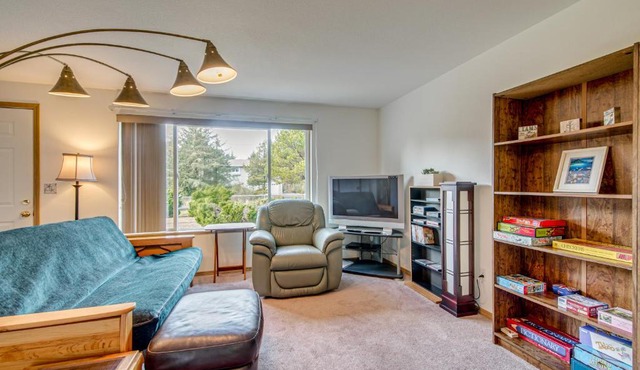 Ocean City Home w/Fenced Yard: 1 Mi to Beach!