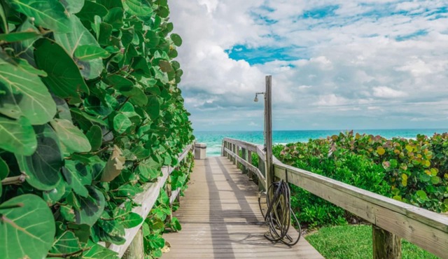 Ocean Front Two Bedroom Condo, Florida 3454281