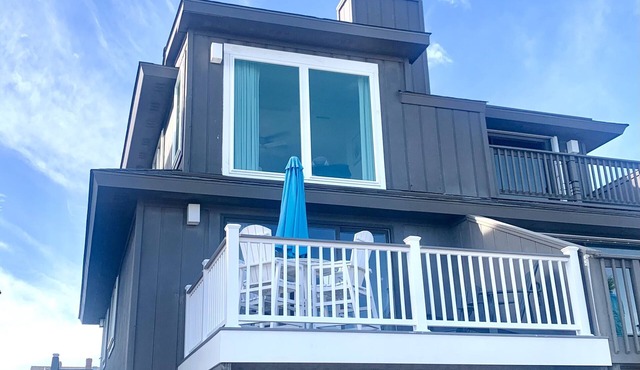 OCEAN FRONT 3BR, GREAT LOCATION, STEPS TO THE BEACH, PERFECT FOR FAMILIES!