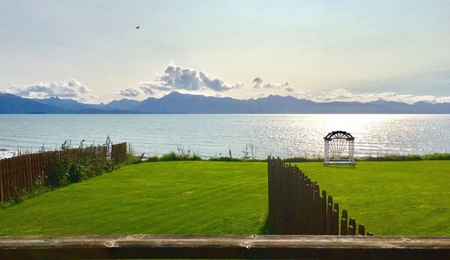 Ocean View Kachemak Cottage on Bishops Beach in the heart of town close to dining and shopping