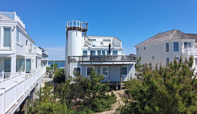 Oceanfront 5 Bedroom on Dune Road in Westhampton ! Enjoy a Private Ocean Beach