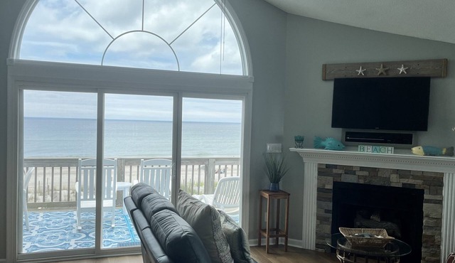Oceanfront 5BR 3BA Home -Great Island Location! Book Now! in Emerald Isle