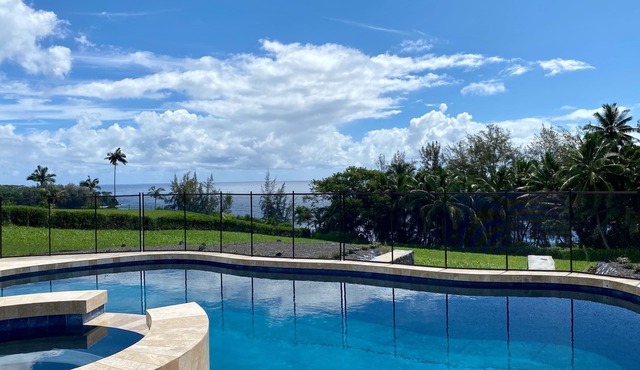 Oceanfront paradise with AC and wifi close to Hilo