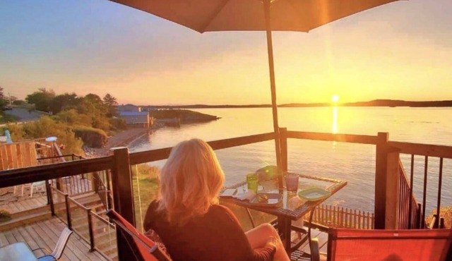 Oceanfront Sunset Suite apartment in Wilson’s Beach Campobello Island