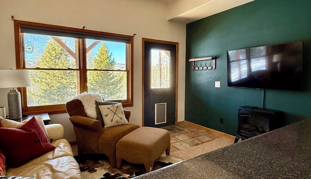 Peaceful 2-bedroom apartment - dogs welcome