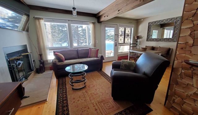 Peaceful condo on a golf course, minutes from Beaver Creek and Vail Resorts