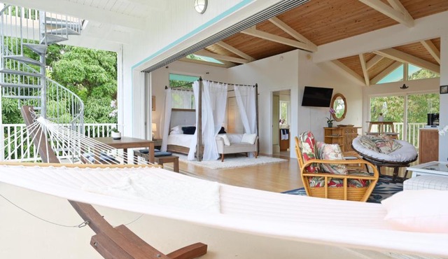Peaceful Kehena Beach Treehouse Villa w/ Star Deck