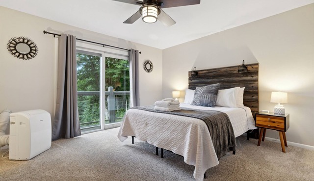 Peaceful MTN Haven with Fireplace & Views
