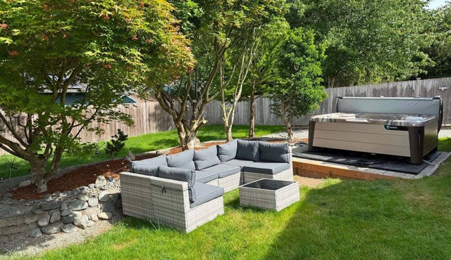 Perch - AC Home w/Sauna, Hot tub & Outdoor Seating!