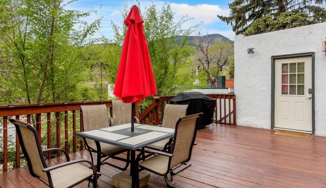 Perfect location, close to the Incline and everything that Manitou has to offer.