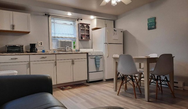 Pet Friendly 1 bedroom walk to beach in Matunuck RI White Wave at the Marilla