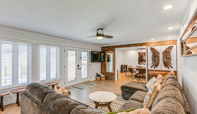 Pet-Friendly Getaway: 15 Mi to Downtown Nashville