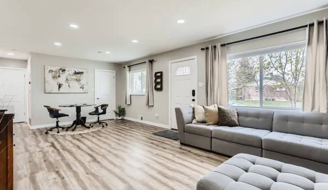 Pet friendly house near mountains, ski resorts with 4bds/3baths, office & patio