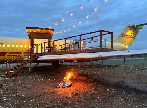 Pilot Lodge - Epic Alaskan Airplane Home DC-9