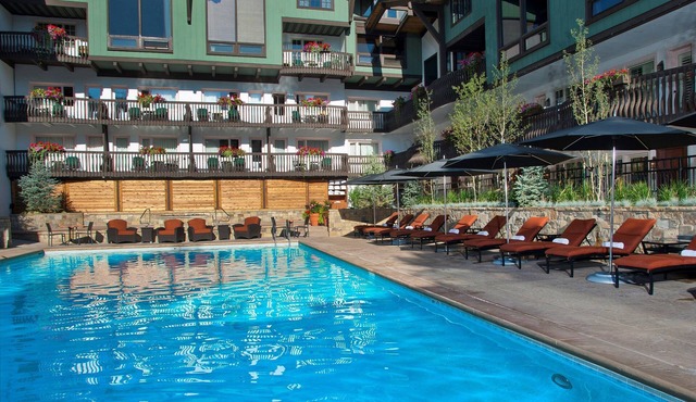 Pool + 2 Hot Tubs | Deluxe Room, 2 Queen Beds