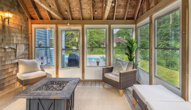 Pool & Screened Deck! Home 2 Mi to Mashpee Commons