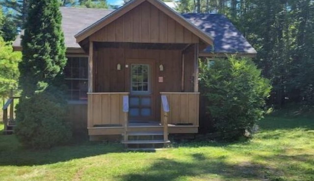 Private Cabin with access to Rust Pond Ferris