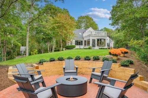 Private Cape Cod Gathering Home with Lake Views