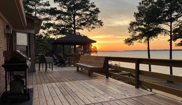 Private Dock! Lakefront Gilbert Extended Stay in Gilbert