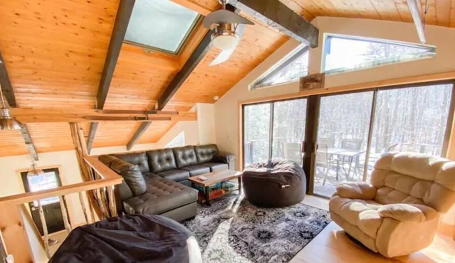 Quaint Mountain Chalet: Saco Beach + Hiking Access, Minutes to North Conway
