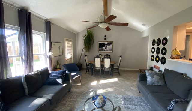 Quiet and Clean Room in Round Rock/North ATX