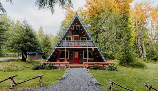 Ranger's A-Frame w/Hot Tub on 5 Acres