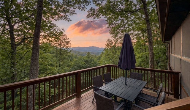 Recently Renovated|Pet-Friendly|Mtn Views|Hot Tub