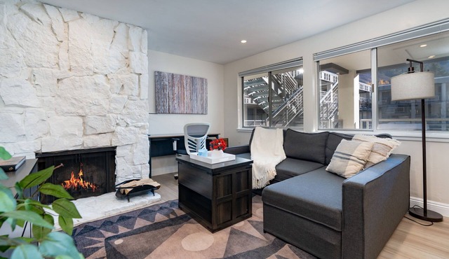 Renovated Aspen 2BR | Pool & Saunas! Walk to Town!