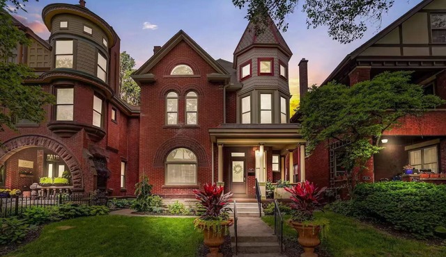 Renovated Neil Ave Victorian by OSU & Short North - Family-Friendly, Group-Ready