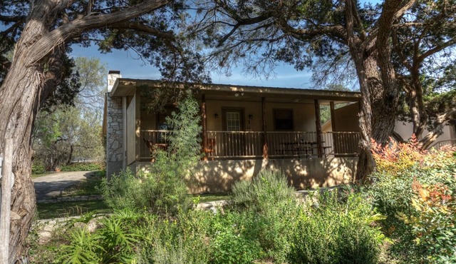 River Front cabin with access to shared pool!