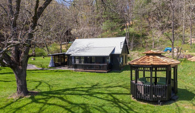 Riversong Cottage - Stay & Play On the New River! Updated Cottage with Hot Tub!