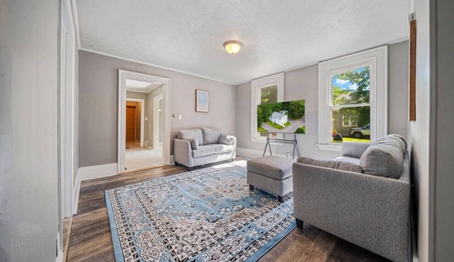 Saco Haven: Stylish 2BD Near Everything
