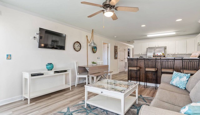 Sea View: Condo with Community Pool, Close to Island Attractions