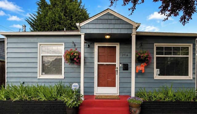 Seattle FIFA Bungalow - Walk to Rail & 2 stops to Stadium & 3 stops to Downtown