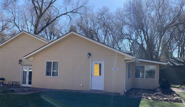 Secluded Comfort in Southwest Colorado Springs