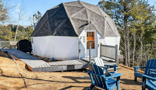 Serene Dome House with Beautiful Mountain Views!
